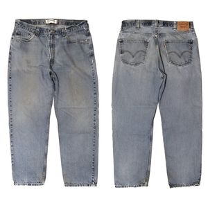 Levi's 550 Relaxed Fit distressed blue jeans
